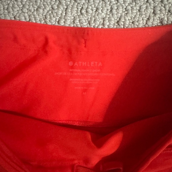 Athleta stash pocket short - Picture 5 of 6